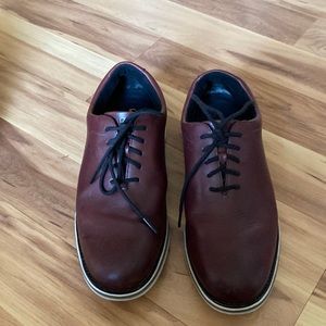 Cole Haan 9.5  outstanding shape